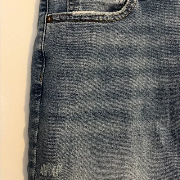 Hint of Blu Light Blue Cropped Jeans - Picture 4 of 6